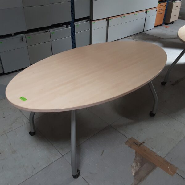 Table ovale sur roulette 160 x 90