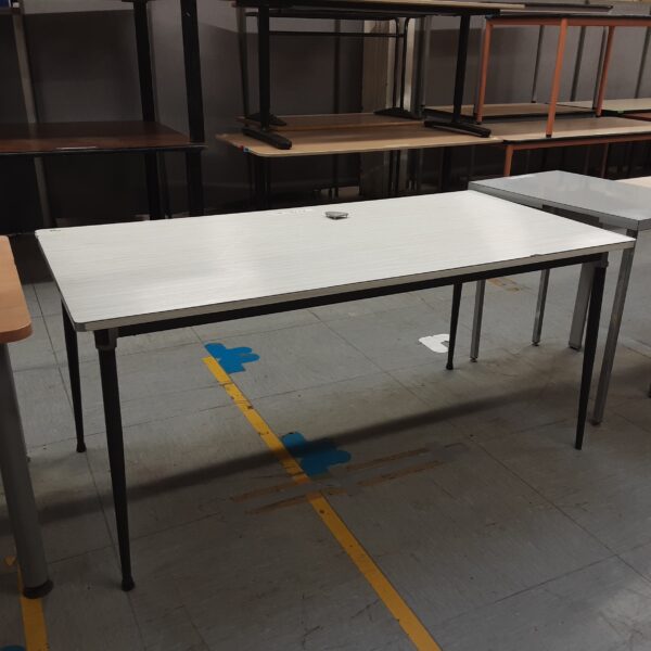 Table 160 x 80 x 75 cm