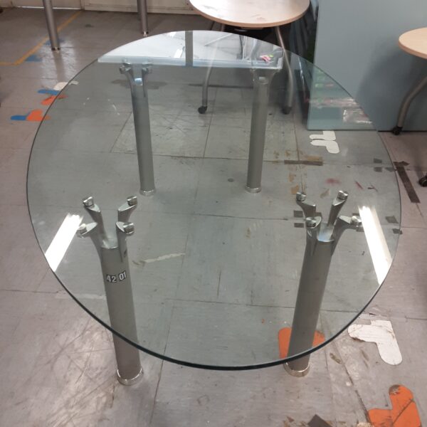 Table 4 pieds en verre