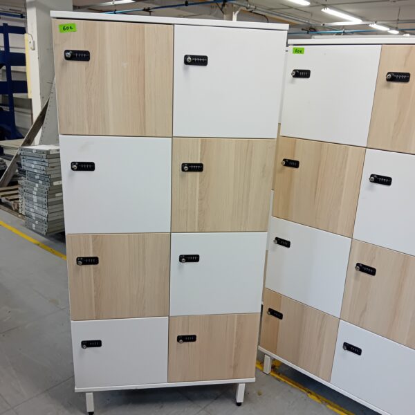 Casiers mélaminé à code 8 cases
