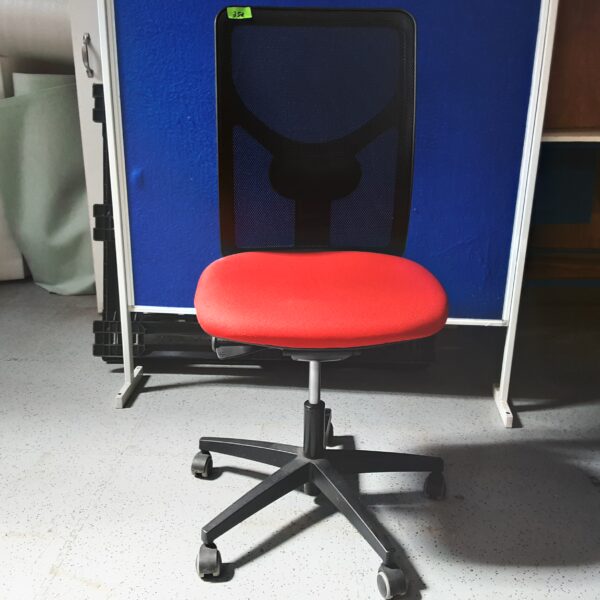 Chaise de bureau à roulettes