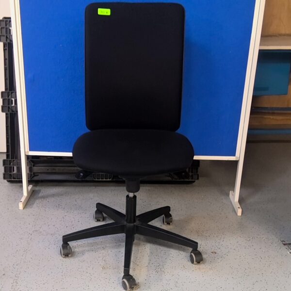 Chaise de bureau a roulettes