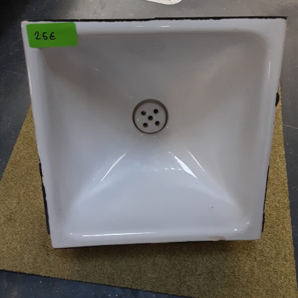 Evier L30.5 x L 30.5 H 20